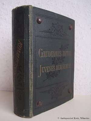 Bild des Verk�ufers f�r Allgemeines Deutsches Kommersbuch. Urspr�nglich herausgegeben unter musikalischer Redaktion . (Deckeltitel: Gaudeamus Igitur, Juvenes dum sumus). 127. - 135. Auflage. zum Verkauf von Antiquariat Hans-J�rgen Ketz