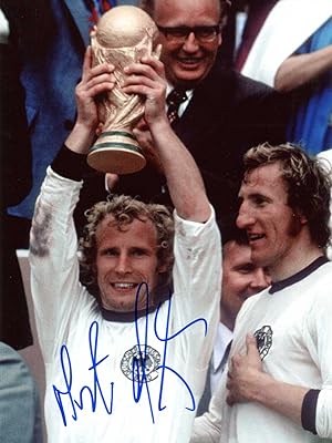 Bild des Verk�ufers f�r Berti Vogts Autograph zum Verkauf von Markus Brandes Autographs GmbH