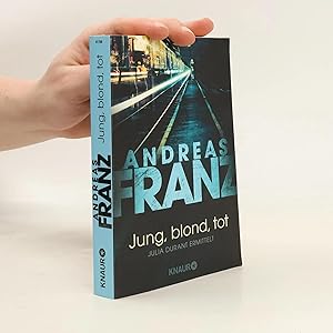 Bild des Verk�ufers f�r Jung, blond, tot: Julia Durant ermittelt | Kriminalroman zum Verkauf von Bookbot