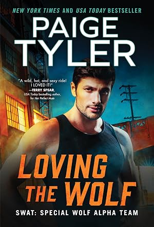 Bild des Verk�ufers f�r Loving the Wolf: A Fated Mates Romance (SWAT, 14) zum Verkauf von Zoom Books East
