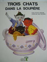 Bild des Verkufers fr Trois chats dans la soupire. zum Verkauf von Librairie les mains dans les poches