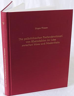 Immagine del venditore per Die palolithischen Freilandstationen von Rheindalen im Lss zwischen Maas und Niederrhein. Mainz 2006. 4to. VII,184 Seiten mit Textabbildungen und 56 Tafeln, 2 Beilagen und 1 CD. Orig.-Leinenband. venduto da Antiquariat Schmidt & Gnther