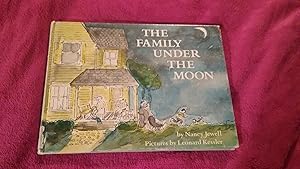 Seller image for THE FAMILY UNDER THE MOON for sale by Betty Mittendorf /Tiffany Power BKSLINEN