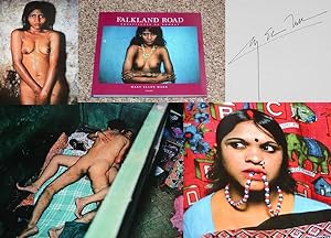 Imagen del vendedor de FALKLAND ROAD: PROSTITUTES OF BOMBAY - Rare Fine Copy of The New And Expanded Edition/First Printing: Signed by Mary Ellen Mark - SIGNED ON THE TITLE PAGE a la venta por ModernRare