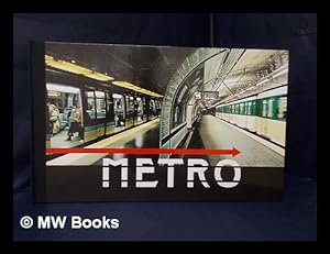 Imagen del vendedor de Metro : Photographic Elevations of Selected Paris Metro Stations / Photography and Text by Larry Yust a la venta por MW Books Ltd.