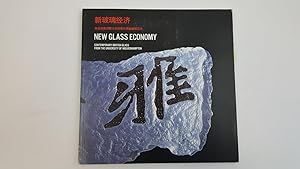 Bild des Verkufers fr New Glass Economy: Contemporary British Glass from the University of Wolverhampton zum Verkauf von Keoghs Books