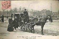Image du vendeur pour Carte Postale Ancienne - 2297- PARIS NOUVEAU - LES FEMMES COCHER. Mme Vron ; premiers clients. mis en vente par JOIE DE LIRE