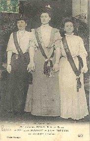 Bild des Verkufers fr Carte Postale Ancienne - MI-CAREME 1908 - Melle Fernande MORIN, Reine des Reines et Melle Lucie BOURGET et Juliette BROTTIN, ses demoiselles d'honneur. zum Verkauf von JOIE DE LIRE