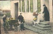 Bild des Verkufers fr Carte Postale Ancienne - ATTELAGES LAITIERES - LES CLIENTES. Srie 275. zum Verkauf von JOIE DE LIRE