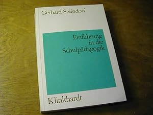 Seller image for Einfhrung in die Schulpdagogik for sale by Antiquariat Fuchseck
