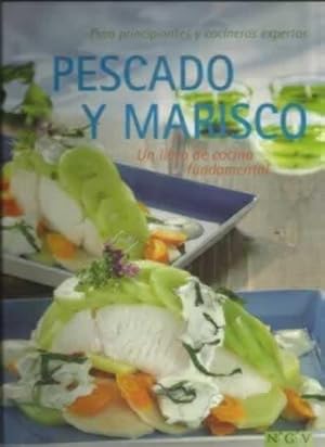 Imagen del vendedor de PESCADO Y MARISCO. Un libro de cocina fundamental. Para principiantes y cocineros expertos a la venta por Librera Cajn Desastre