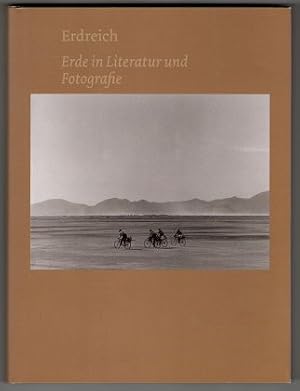 Seller image for Erdreich. Erde in Literatur und Fotografie. for sale by Antiquariat Peda