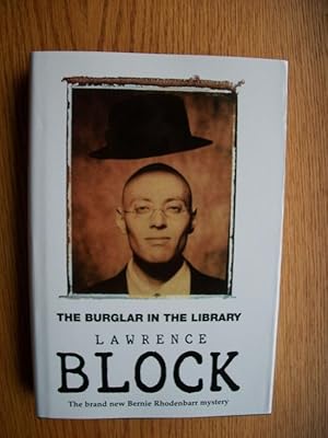 Bild des Verkufers fr The Burglar in the Library zum Verkauf von Scene of the Crime, ABAC, IOBA