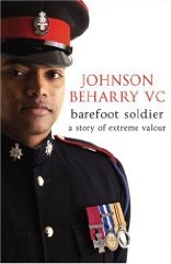 Bild des Verkufers fr Barefoot Soldier: A Story of Extreme Valour zum Verkauf von Alpha 2 Omega Books BA