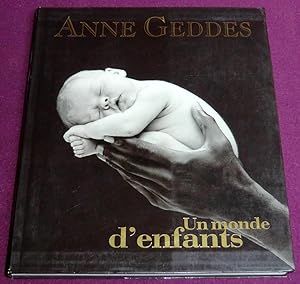 Seller image for UN MONDE D'ENFANTS for sale by LE BOUQUINISTE