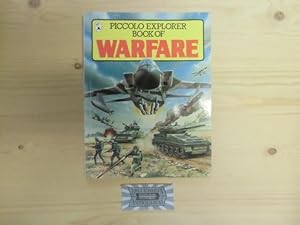 Bild des Verkufers fr Explorer Book of Warfare (Piccolo Books). zum Verkauf von Druckwaren Antiquariat