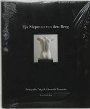 Image du vendeur pour Eja Siepman van den Berg. Fotografie: Angle Etoundi Essamba. mis en vente par Frans Melk Antiquariaat