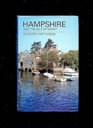 Imagen del vendedor de Hampshire and The Isle of Wight a la venta por Little Stour Books PBFA Member