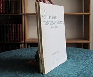 Image du vendeur pour La Sculpture contemporaine 1900-1960. 2 volumes. mis en vente par Livres et Collections