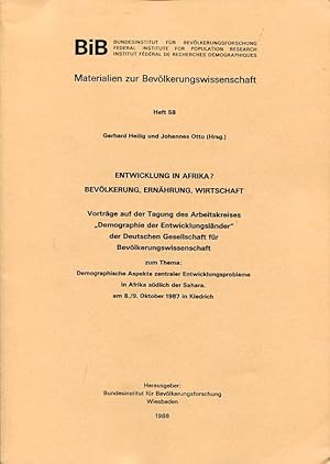 Bild des Verkufers fr Entwicklung in Afrika?. Bevlkerung, Ernhrung, Wirtschaft. zum Verkauf von Antiquariat am Flughafen