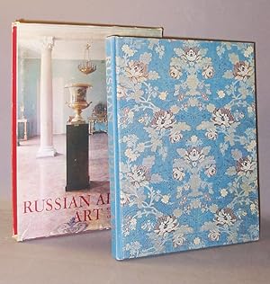 Imagen del vendedor de Russian Applied Art : Eighteenth to Early Twentieth Century in the Collection of the Russian Museum, Leningrad a la venta por Exquisite Corpse Booksellers