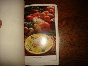 Imagen del vendedor de Votre alimentation selon l'enseignement du Dr Kousmine. 90 recettes de sant. a la venta por Librairie FAUGUET