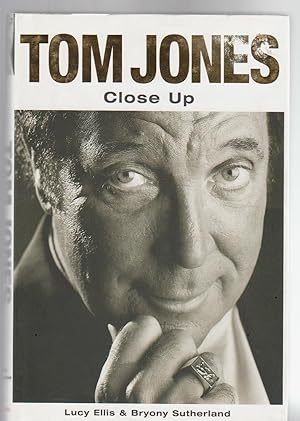 Imagen del vendedor de TOM JONES. CLOSE UP a la venta por BOOK NOW