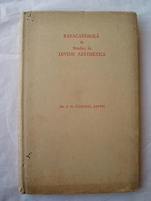 Imagen del vendedor de Rasacandrika of Madhusudana Kavindra and Studies in Divine Aesthetics (Vol. I) a la venta por Expatriate Bookshop of Denmark