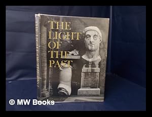 Bild des Verkufers fr The Light of the Past; a Treasury of Horizon zum Verkauf von MW Books Ltd.