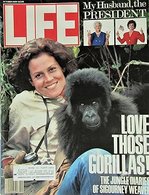 Image du vendeur pour Life Magazine October 1988 -- Cover: Sigourney Weaver mis en vente par Moneyblows Books & Music
