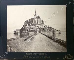 Seller image for Photographie / 209 - MONT-SAINT-MICHEL - Ct du Sud, vue prise de la Digue. for sale by Jean-Paul TIVILLIER
