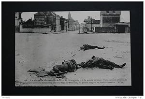 Bild des Verkufers fr Carte Postale ancienne - GUERRE DE 1914 - Le 2 septembre ,  la pointe du jour, trois espions allemands pntraient en automobile dans la ville de Soissons; ils furent surpris et fusills aussitt. zum Verkauf von JOIE DE LIRE