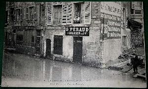 Bild des Verkufers fr Carte Postale Ancienne - BLOIS - La Crue de la Loire, 21 Octobre 1907 - Rue Vieille Croix Brise - G. Praud Horloger zum Verkauf von JOIE DE LIRE