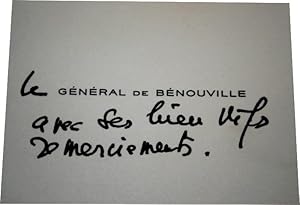 Carte de visite du Général de Bénouville avec note pré-imprimée " Le Général de Bénouville avec s...