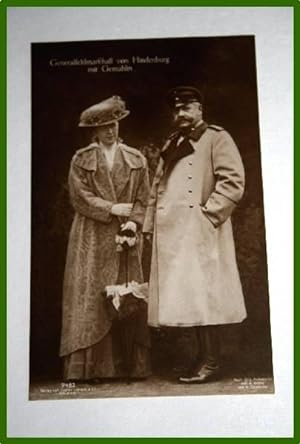 Image du vendeur pour Carte Postale Ancienne - Reprsentant le gnral feldmarschall Paul von Hindenburg et son pouse mis en vente par JOIE DE LIRE
