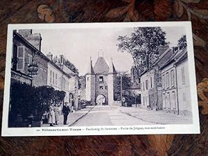 Bild des Verkufers fr Carte Postale Ancienne - 20 - VILLENEUVE-SUR-YONNE-Faubourg St-Savinien. Porte de Joigny, vue extrieure. zum Verkauf von JOIE DE LIRE