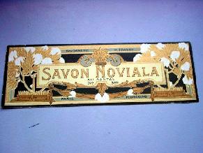 Bild des Verkufers fr Etiquette des annes 1900 - Savon Novalia au Santal. Paul Tranoy - Paris - Tourcoing - N 359. zum Verkauf von JOIE DE LIRE