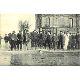 Bild des Verkufers fr Carte Postale Ancienne - 10 - Gennevilliers - Innondations du 28 janvier 1910. Passerelle improvise avenue du Pont de Saint Ouen. zum Verkauf von JOIE DE LIRE