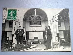 Bild des Verkufers fr Carte Postale Ancienne - 281 - LOURDES - Intrieur des piscines. zum Verkauf von JOIE DE LIRE