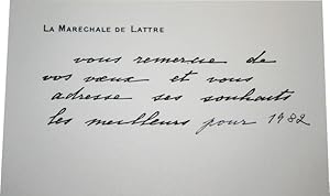 Carte de visite de La Maréchale De Lattre avec notes autographes : "Vous remercie de vos voeux et...