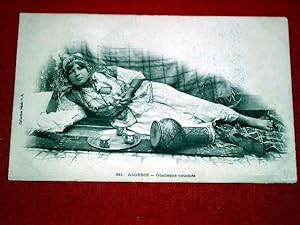 Image du vendeur pour Carte Postale Ancienne - 241 - ALGERIE - Odalisque couche. mis en vente par JOIE DE LIRE