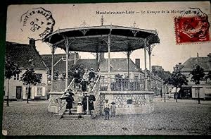 Bild des Verkufers fr Carte Postale Ancienne - MONTOIRE SUR LOIR. Le Kiosque  musique. Animation Enfants. zum Verkauf von JOIE DE LIRE