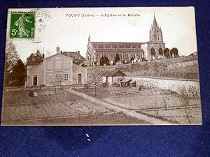 Bild des Verkufers fr Carte Postale Ancienne - VOUGY -L'Eglise et la Mairie. zum Verkauf von JOIE DE LIRE