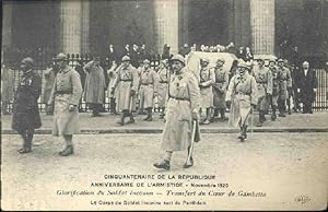 Bild des Verkufers fr Carte Postale Ancienne - CINQUANTENAIRE DE LA REPUBLIQUE. ANNIVERSAIRE DE L'ARMISTICE - Novembre 1920. Glorification du Soldat inconnu. Le corps du soldat inconnu sort du Panthon. zum Verkauf von JOIE DE LIRE