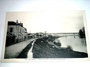 Bild des Verkufers fr Carte Postale Ancienne - 17 - LE PECQ. Quai Voltaire et Pont du Chemin de fer. zum Verkauf von JOIE DE LIRE