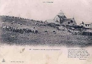 Bild des Verkufers fr Carte Postale Ancienne - L'AUVERGNE - 190 - Procession de Bergers  la Font Sainte. zum Verkauf von JOIE DE LIRE