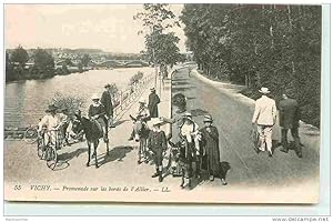 Carte Postale ancienne - VICHY. - Promenade sur les bords de l'Allier.