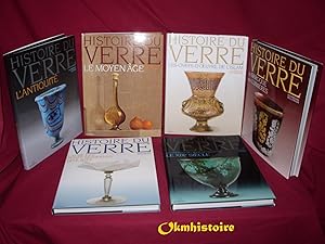 Imagen del vendedor de HISTOIRE DU VERRE ------------------------ Srie complte ------------------ 6 Volumes : --- L'Antiquit --- Le Moyen-Age --- L'aube des temps modernes 1453-1672 --- Le XIXe sicle. Au carrefour de l'art et de l'industrie --- Du Baroque aux Lumires --- Les Chefs-d'Oeuvre de l'Islam --- a la venta por Okmhistoire