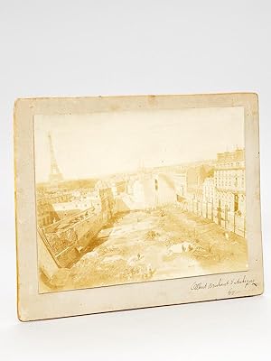 Photographie de travaux à Paris vers 1890 [ Immeuble arasé avec vue de la Tour Eiffel et de l'anc...