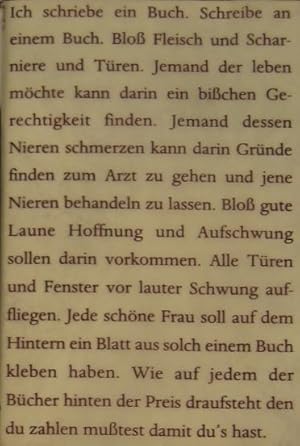 Bild des Verkufers fr Daniel Banulsecu, Schrumpeln wirst du eine exotische Frucht sein. Gedichte Rumnisch / Deutsch. Aus dem Rumnischen mit einem Nachwort von Ernest Wichner. zum Verkauf von Rotes Antiquariat